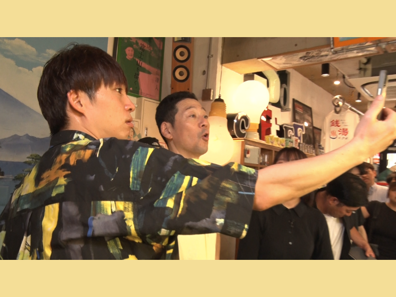 アインシュタイン河井と北千住を“ぶらぶら” スペーシア Xのスイートルームに大興奮! BSよしもと『東野ぶらぶらチーキーズ』8月31日放送