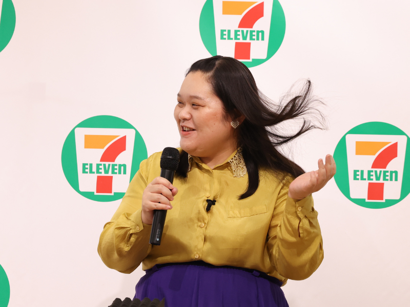 ぼる塾・田辺が“秋を味わう発表会”に登場! セブン‐イレブンが秋の食材を味わう全30品を一挙発表!