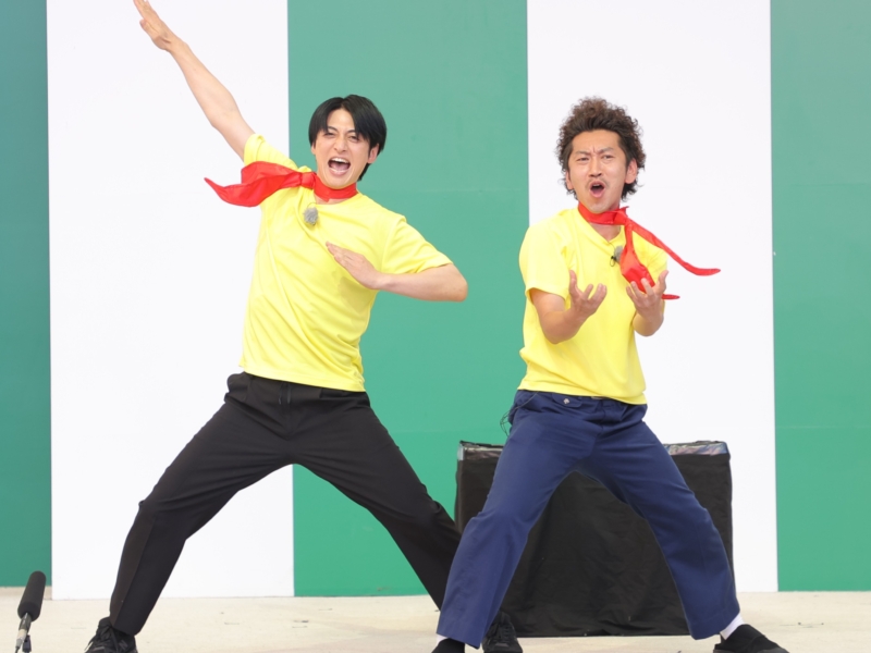 芸人たちの即興ライブショー「THE EMPTY STAGE」がヒーローショーになって万博に登場! ツートライブ「もともと、とんでもないライブやって聞いていた」