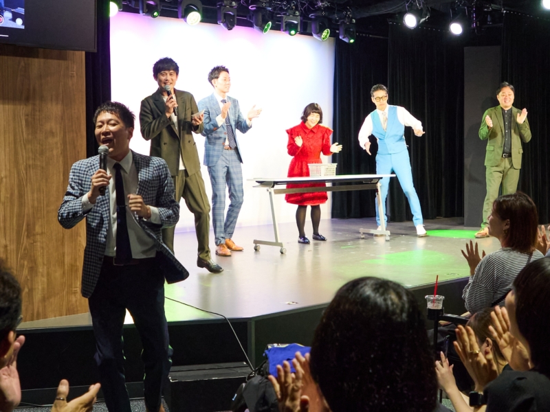 “食”と“お笑い”の「よしもとお笑いレストラン」をFANYプレミアムメンバーが満喫! 「今日は招待ライブでラッキーでした!」