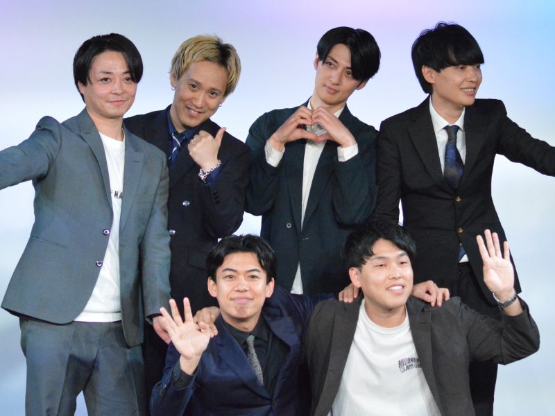 黒帯てらうちプロデュースの芸人アイドルユニット“漫烈”にカベポスター浜田が電撃加入! 芸人色が抜けない登場にダメ出し!?