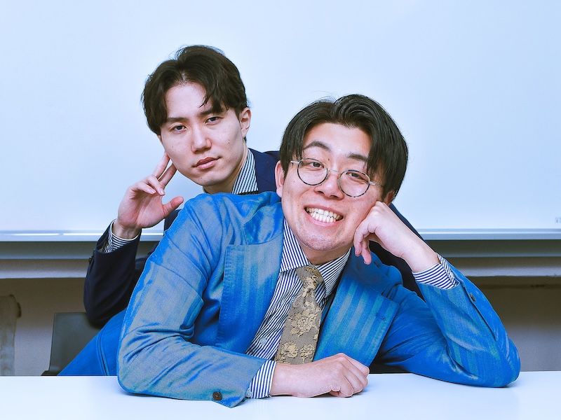 芸人にならなかったら中野は弁護士、ヤスはホスト!? ナイチンゲールダンスが初の写真集で変身「もっとカリスマみたいになるのかと思ったら…」