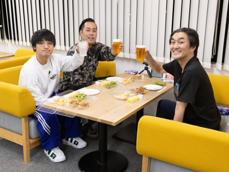 エバースが登場! サイン入りTシャツのプレゼントキャンペーンも実施! JOOKEY forスゴ得『酒と話と徳井と芸人』