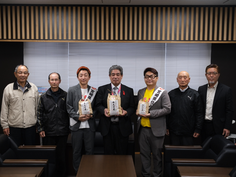 耕作放棄地を再生! 宮崎県住みます芸人・チキンナンゴーが手がけた『永久の米』がついに完成!