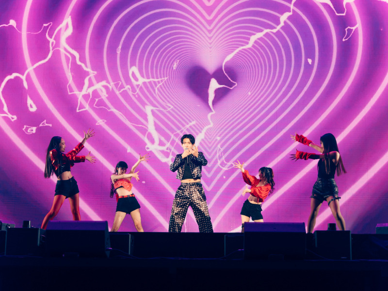 KEYTALK寺中、syudouらが楽曲提供…マヂラブ野田が“狂気の”年越しライブを敢行! 村上「syudouさんに謝れ!」