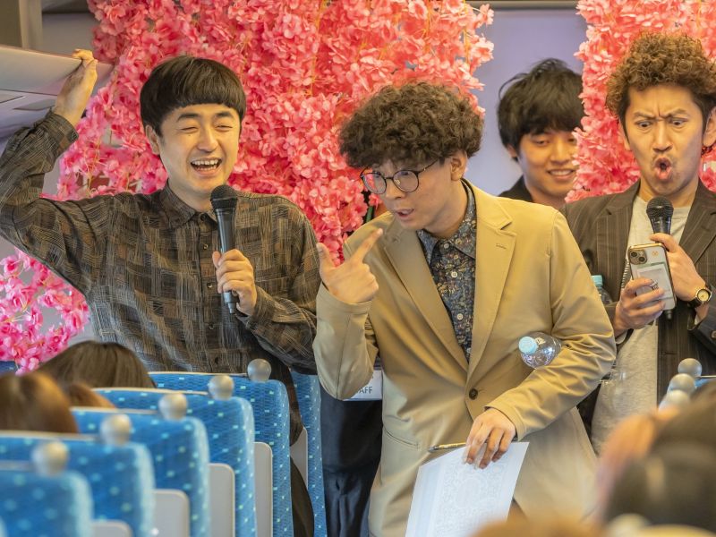 ツートライブ、たくろう、カベポスターが東海道新幹線で笑って上京! 大爆笑の車内からくっきり富士山が…「めっちゃ縁起いい」