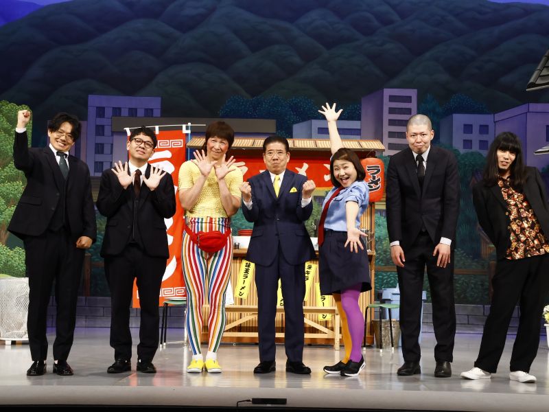 吉本が誇る寄席を東京で楽しめる『東京グランド花月』開幕! “上から発言”のミキ昴生に西川きよし「漫才うまなったな」