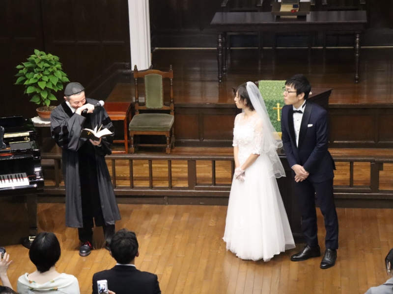 本物の教会を丸ごとコント劇場に!? ザ・プラン9が“結婚式”没入型ライブで「その結婚、ちょっと待った!」