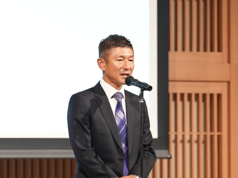 「空間認識能力が鍛えられたかも」笑い飯・哲夫が桜井市制施行70周年記念式典で三輪山愛あふれるスピーチ